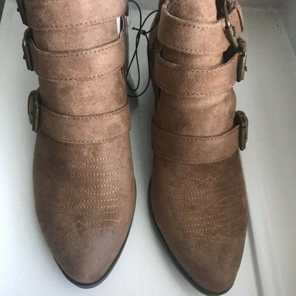 CLOSING SALE Universal Thread Kelsey Booties - Picture 6 of 8